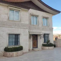 باغ ویلا۱۰۰۰ متر زمین۳۲۰متربنا ارزشمند در*مهراباد*