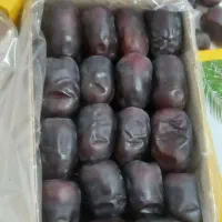 مقداری خرمای رطب