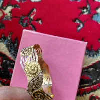 مقداری طلا ۲۰۰ بالای تابلو|جواهرات|شیراز, باغ تخت|دیوار