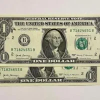 ۱ دلار ویترینی