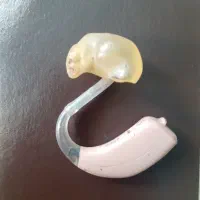 یه عدد سمعک در حد نو