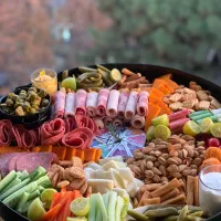 تهیه فینگرفود و انواع غذاهای ایرانی و فرنگی|خدمات پذیرایی، مراسم|تهران, کاشانک|دیوار