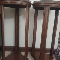 یک جفت میز چوبی