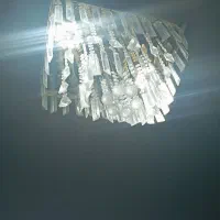 لوستر|لوستر و چراغ آویز|قم, باغ شریفی|دیوار