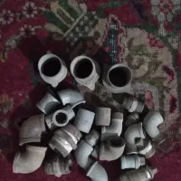 باسلام تعدادی اتصالات آهنی به فروش می‌رسد.