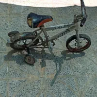 دو عدد دوچرخه.  ایلام
