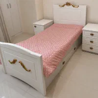 تخت و کمد در حد نو خیلی تمیز