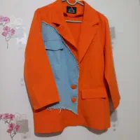 تعدادی لباس مانتو پالتو