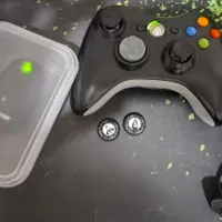 دسته XBOX 360 اورجینال همراه گیرنده و کابل و محافظ