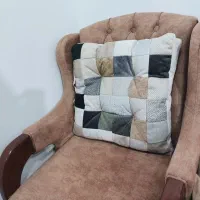 نشیمن ( زیر نشیمن)|رختخواب، بالش، پتو|بانه, |دیوار