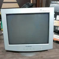 مانیتور سالم و تمیز مناسب کامپیوتر و دوربین