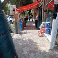 فروشنده آقا وخانم درابزارفروشی