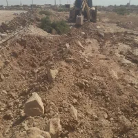 گراژ ۱۰۰۰ متری آب و برق دارد