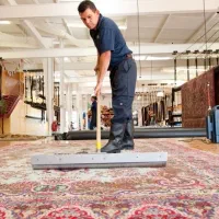 کارگر ساده قالیشویی