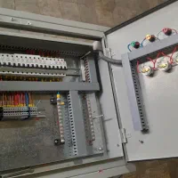 ساخت و مونتاژ تابلو برق های صنعتی|خدمات پیشه و مهارت|سنندج, |دیوار