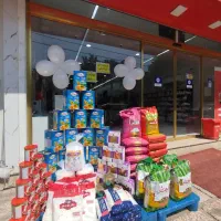 کارمند فروشگاه زنجیره ای افق کوروش