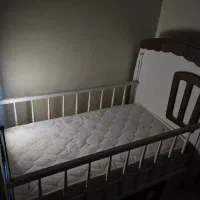 تخت نوزاد نو استفاده نشده|تخت و سرویس خواب|قدس, شهر‌قدس|دیوار