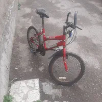 یک عدد دوچرخه  به علت کمبو جا بفروش میرسد