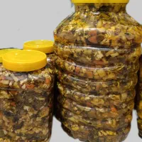 زیتون و خیارشور و آبغوره و سیر ترشی و انواع ترشی|خوردنی و آشامیدنی|تاکستان, |دیوار