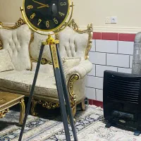 یک عدد ساعت ایستاده بفروش میرسید