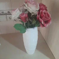 دو عدد گل مصنوعی خارجی و نو