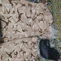 2 دست لباس سربازی سپاه و یک جفت پوتین