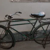 دو چرخه قدیمی سه تفنگ عتیقه