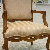 استاد نجار کار بلد چسباندنی.روزانه ۱۳۰۰۰۰۰تومان