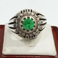 انگشتر زمرد و انگشتر موزانایت طلایی