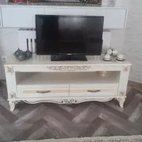 تلوزیون و میز تلوزیون