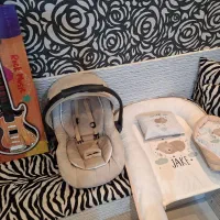 کریر ، جا خواب و آغوشی، گیتار