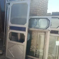 درب و پنجره آلومینیوم سالم و تمیز