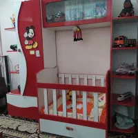 کمد کودک  همراه باتخت وتشک ... میز تحریر تاشو