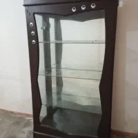 گنجه همه شیشه ها سالم