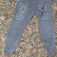 تعدادی شلوار جین ولباس ورزشی بچگانه