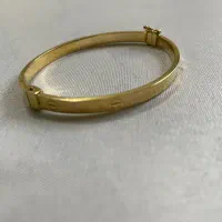 دستبند کارتیر ۱۵۰بالای تابلو
