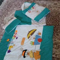 سرویس خواب نوزاد پتوش تمیز تمیز هست.