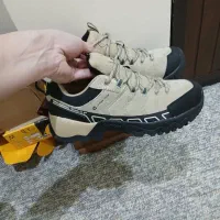 کتونی وی کو