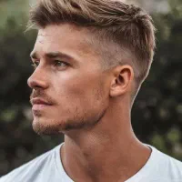 نیاز به مدل برای کوتاهی مو مردانه