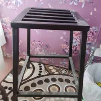 چهار پایه فلزی