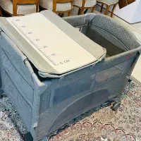 تخت کنار مادر ( تخت و پارک فیکشت Fiction)