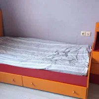 تخت و میز دراور کودک/نوجوان رنگی (نارنجی/قرمز)|تخت و سرویس خواب|رشت, معلم|دیوار