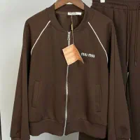 خیاط بیرون بر جهت دوخت کار ست زیر چرخی