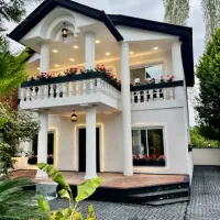 کد۰۰۱۷۰ کاخ ویلا ۳۷۰متری/تهرانینشین/دید جنگل