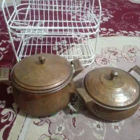 قابلمه مسی و آبچکان روی کابینتی