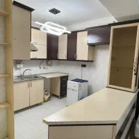 کابینت کارکرده نو و تمیز با هود و سینک