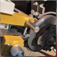 تراش و‌تابگیری دیسک چرخ روی خودرو