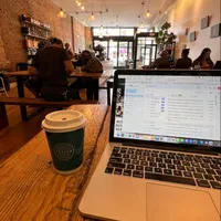 من کار تحلیل داده و خدمات ترجمه و نگارش پایان‌نامه