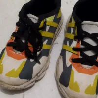 یه جفت کفش بچه گانه