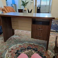 میز کاملا نو